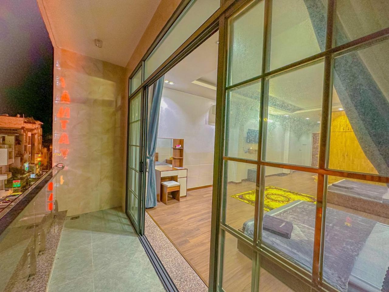 Nhan Tay 2 Hotel Can Tho Exterior photo